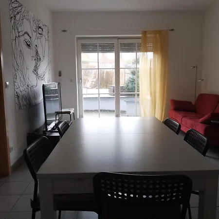 Close To Seenah Apartment